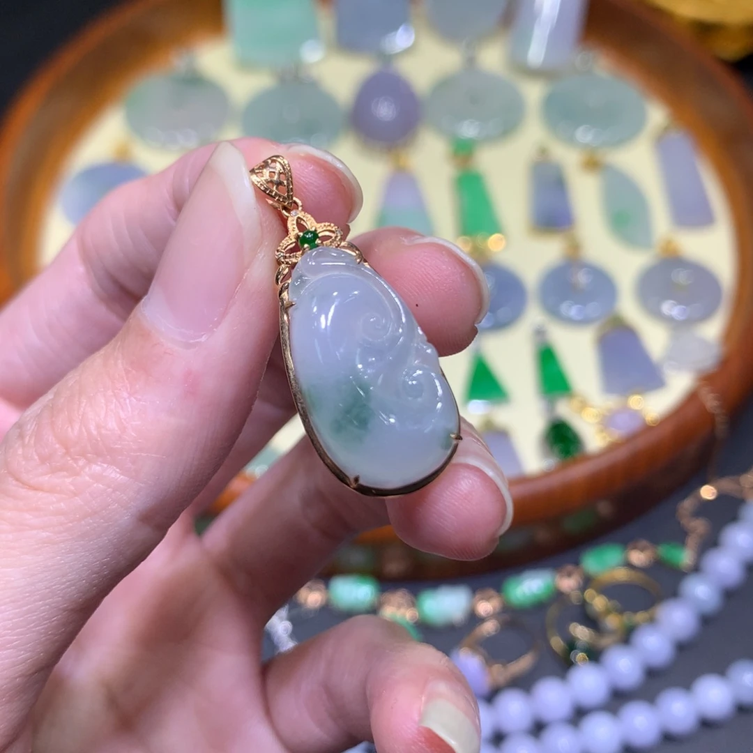 翡翠吊坠(不含链)18K金镶嵌