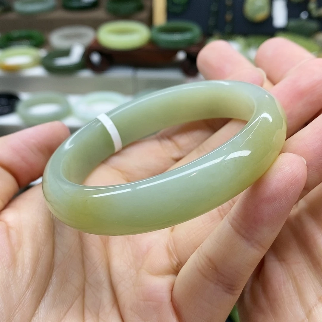 【闪购商品】未镶嵌手镯和田玉