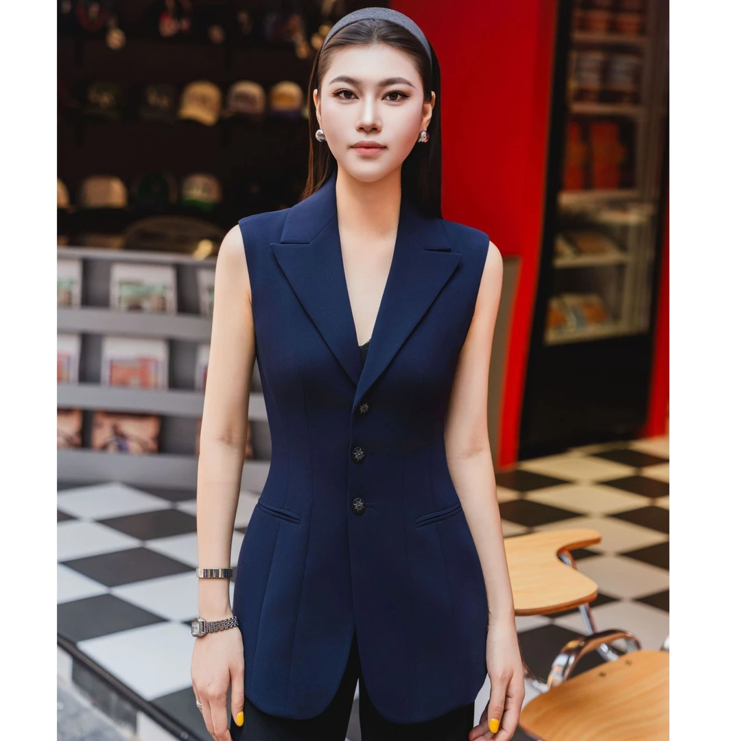 GIRDEAR/哥弟气质显瘦百搭通勤单排扣收腰无袖西装马甲外套140030