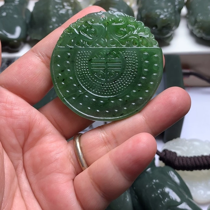 和田玉（糖玉）未镶嵌颈饰