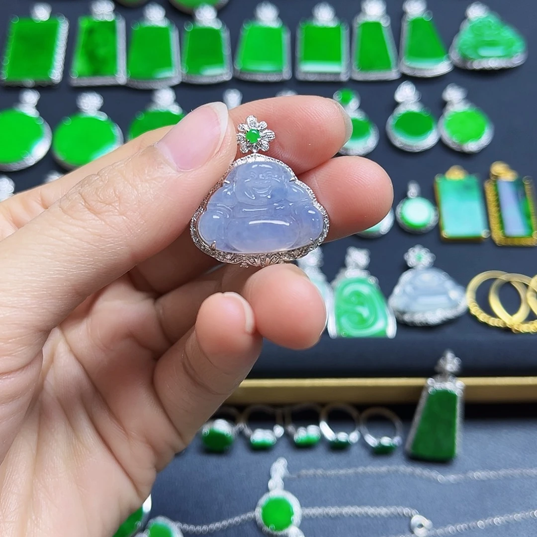 翡翠18K金镶嵌颈饰