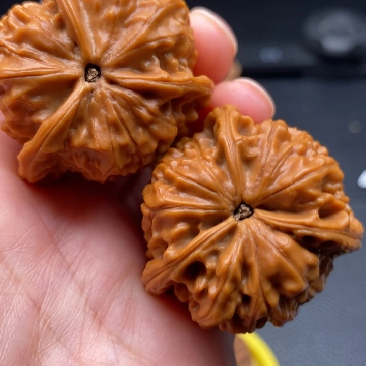 至***寶文玩核桃吊坠玉玺三棱40