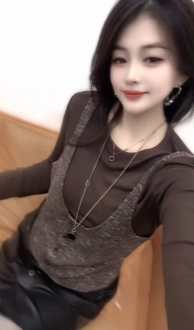 减龄设计感圆领针织马甲背心套装女时尚2025秋季内搭打底衫两件套