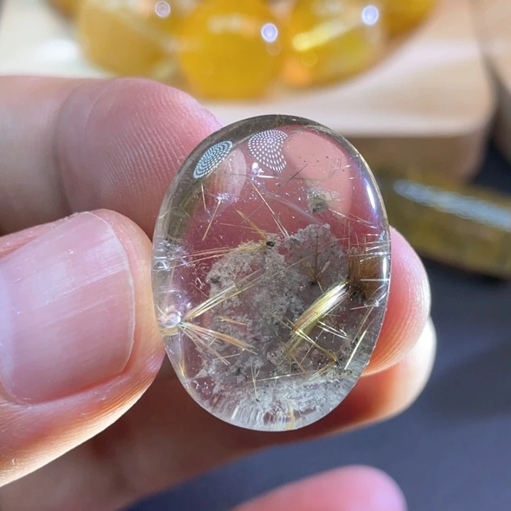未镶嵌颈饰水晶知****?