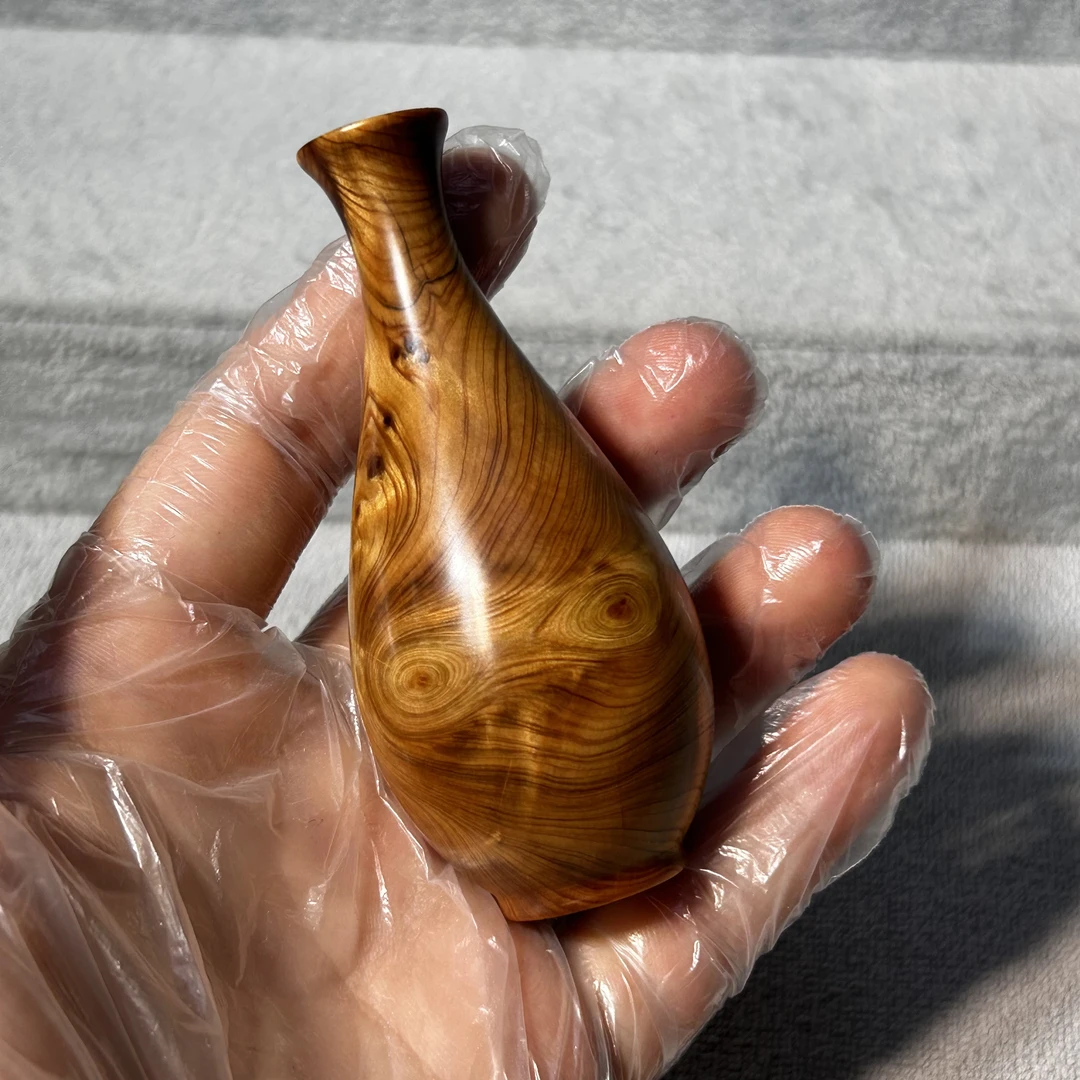 太行悬崖侧柏,对眼+龙胆纹花瓶,高货,手工制作,密度高,纹理漂亮