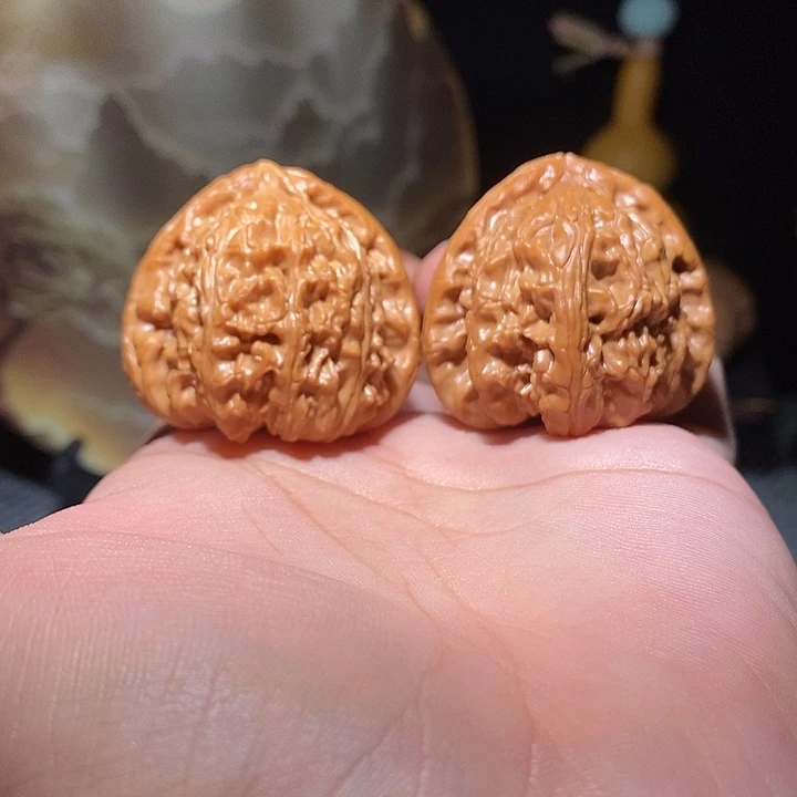 桃核把件40尺三角白