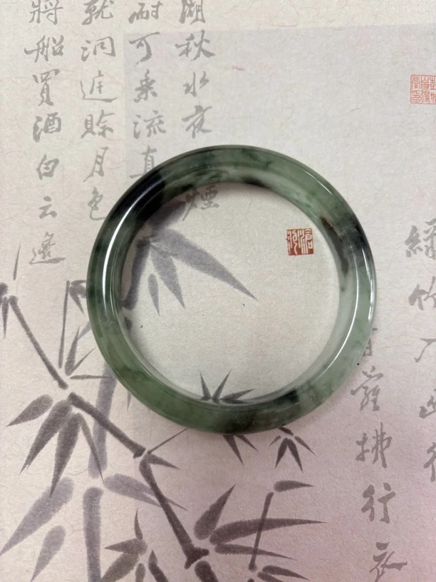 X661-五八加冰透绿水乌鸡飘花缅甸翡翠手镯