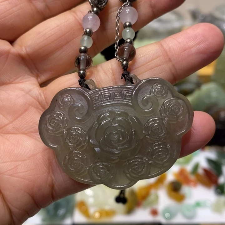 透闪石-蛇纹石玉未镶嵌挂坠