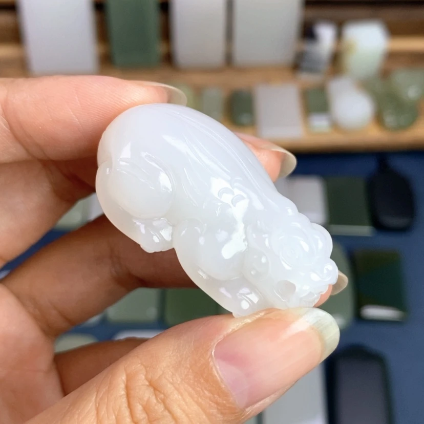 【闪购商品】颈饰未镶嵌和田玉江*