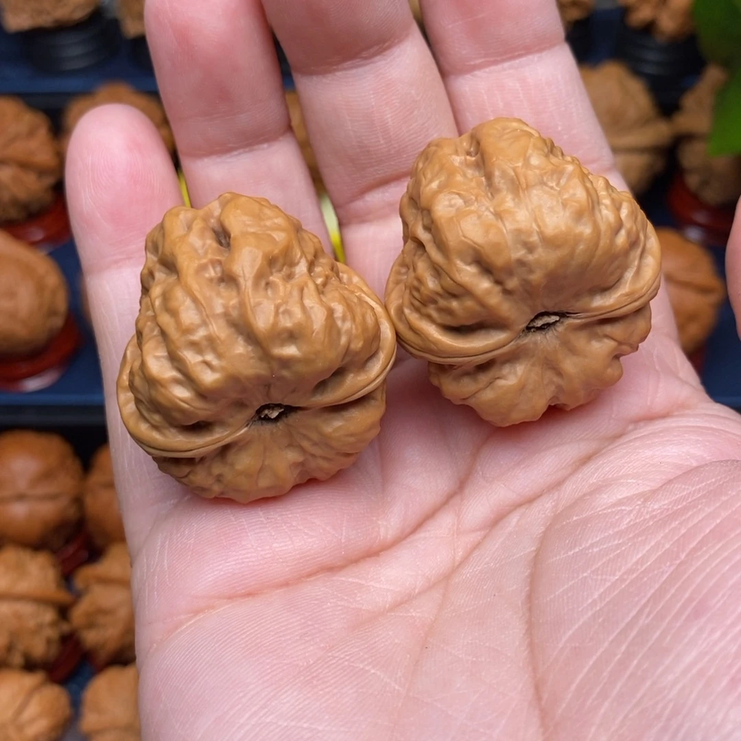 文玩核桃把件妮****子手捻