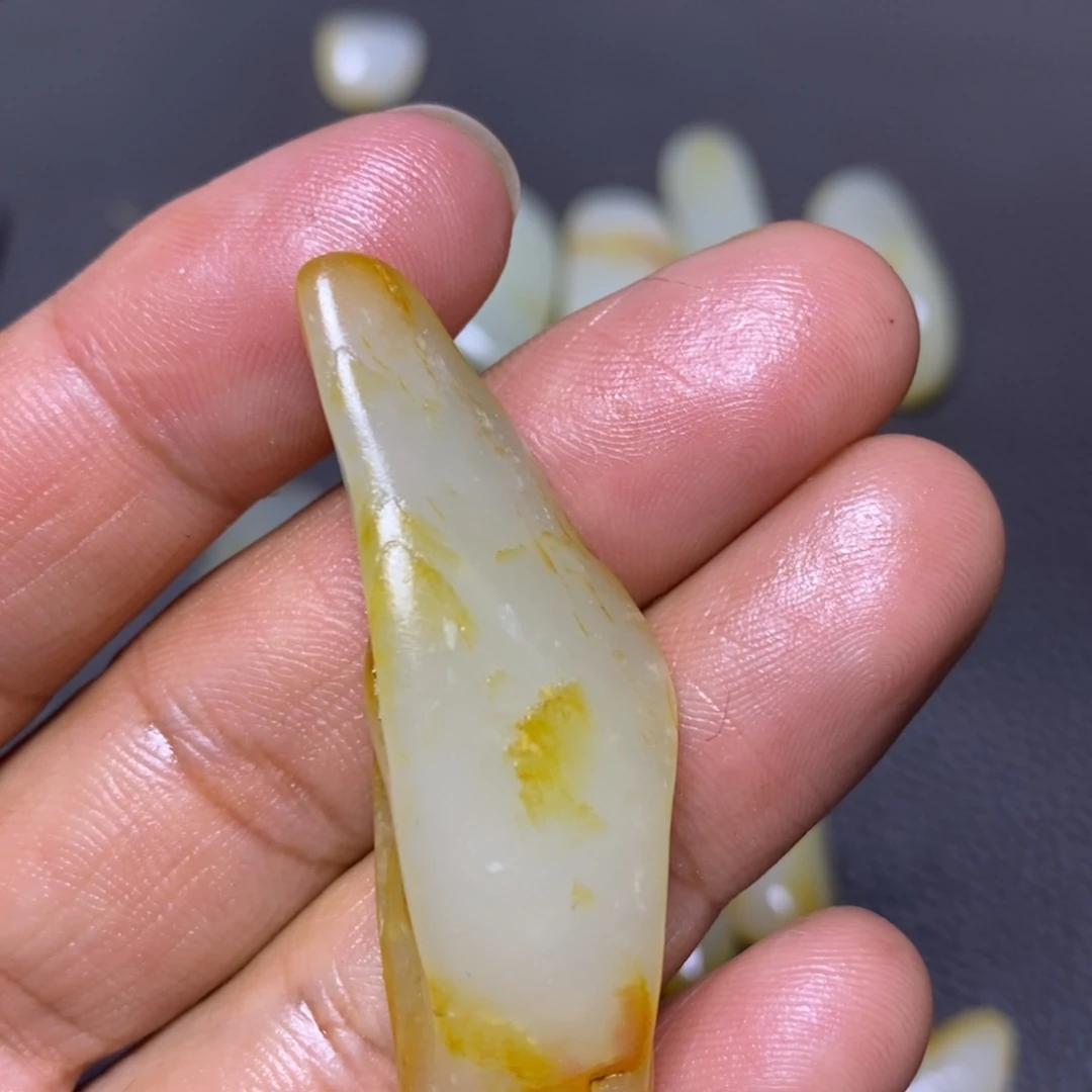 未镶嵌和田玉（糖玉）挂件