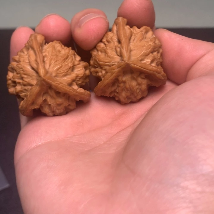 把件文玩核桃39高40+盘山三棱