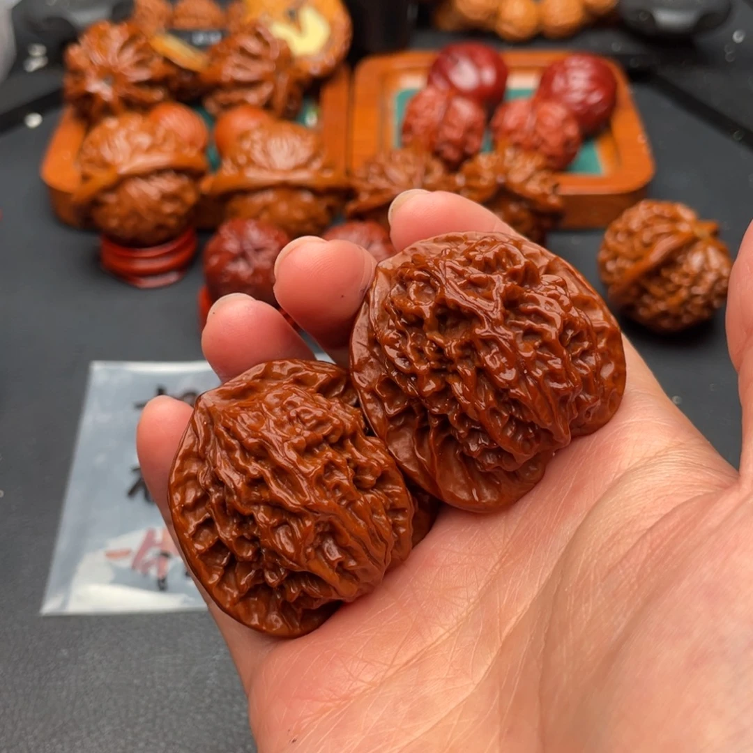 文玩核桃把件盘龙纹