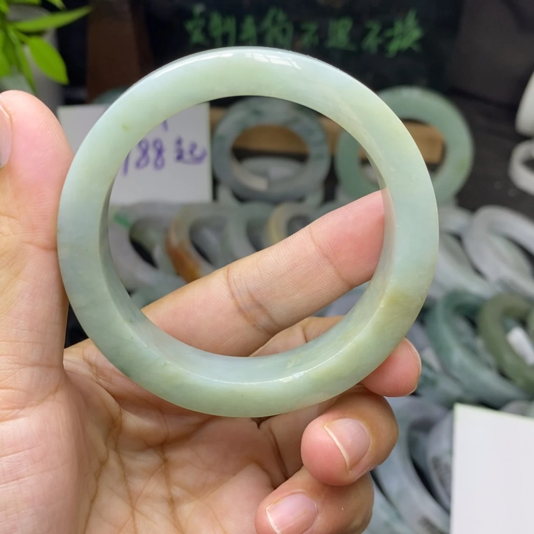 定制翡翠未镶嵌手镯