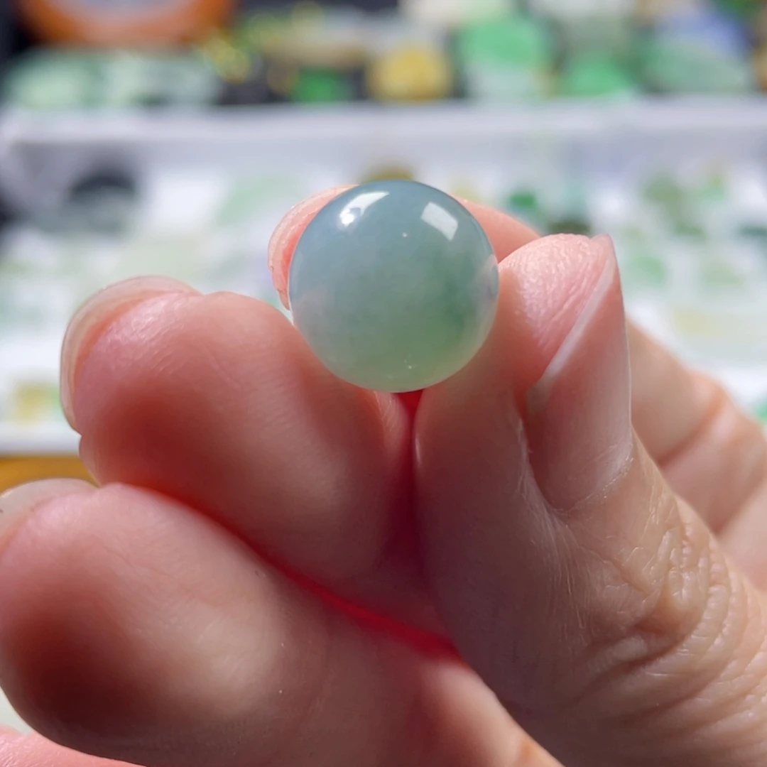 颈饰未镶嵌翡翠冰蓝