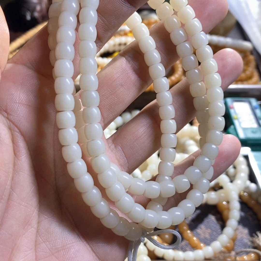 白玉菩提手串张*肉菩提根
