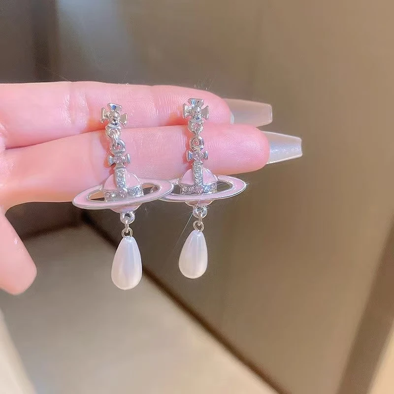 淡粉色土星镶钻珠珠吊坠耳钉法式复古甜美气质小众设计独特耳饰女
