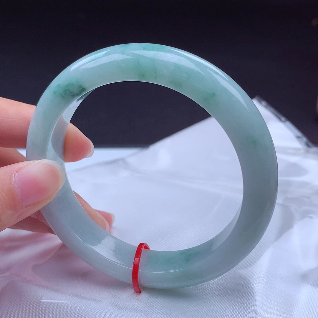 翡翠手镯未镶嵌手镯001261