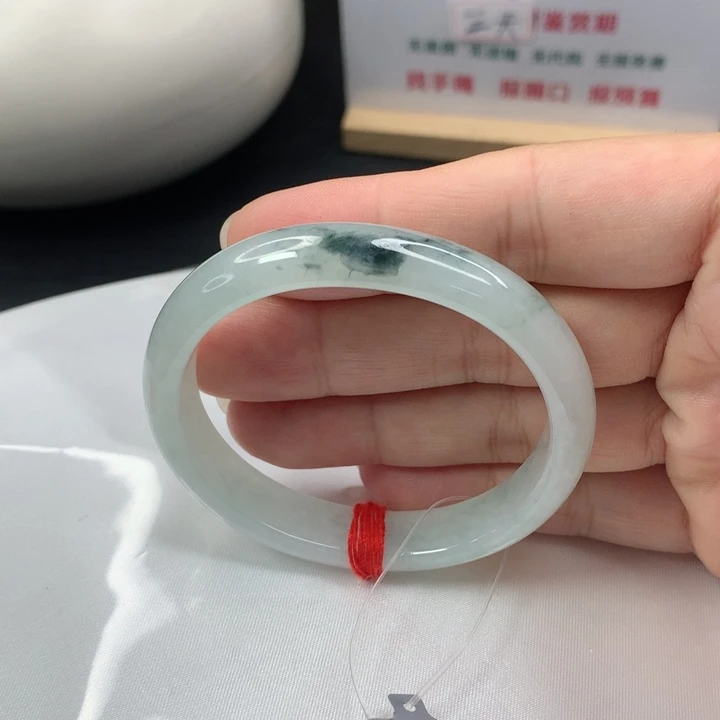 翡翠手镯（贵妃镯）未镶嵌5152