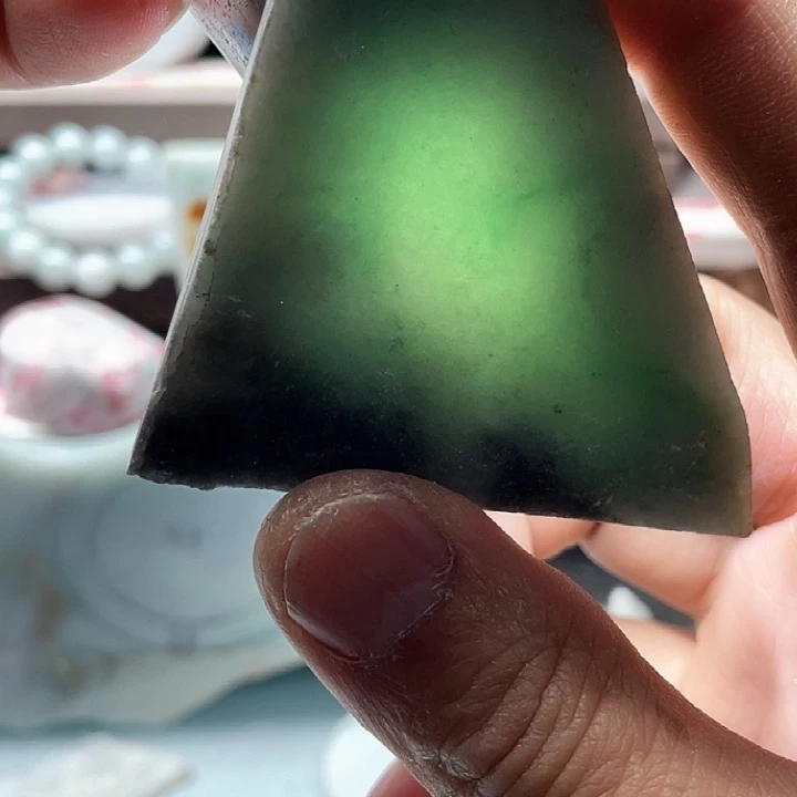 翡翠未镶嵌颈饰翡翠片料