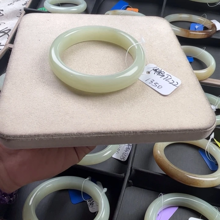 未镶嵌手镯和田玉玲珑美镯55.2