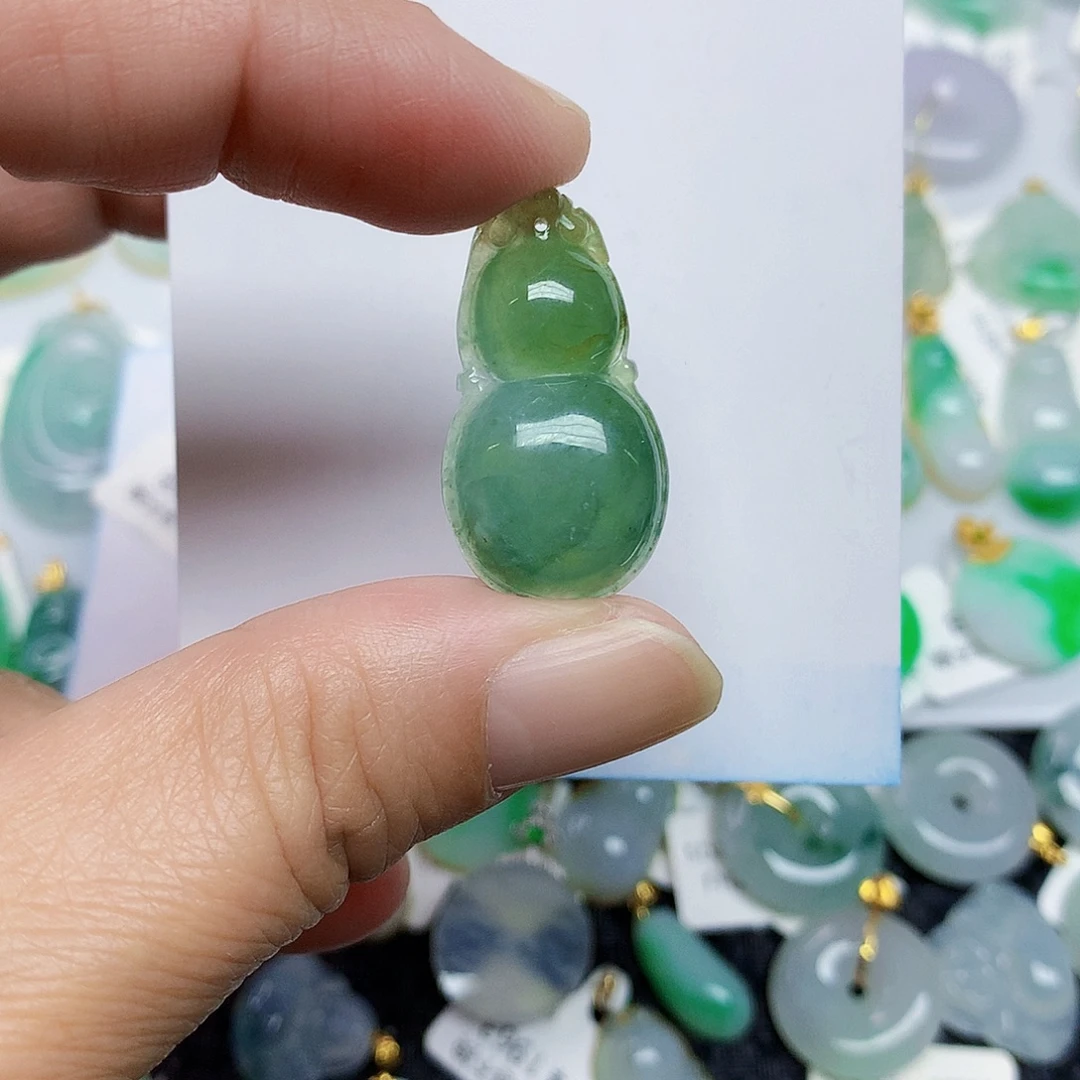 翡翠未镶嵌颈饰35577899