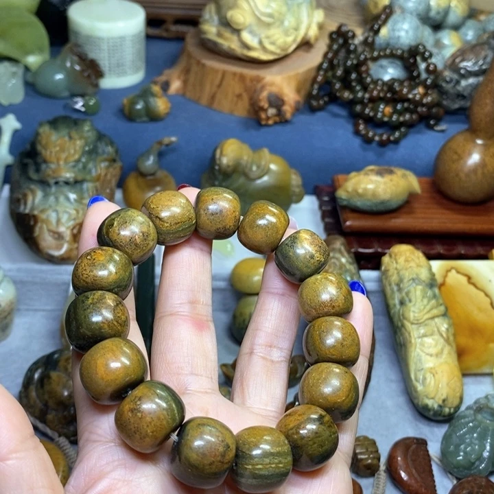 岫岩河磨玉（透闪石质玉）串未镶嵌