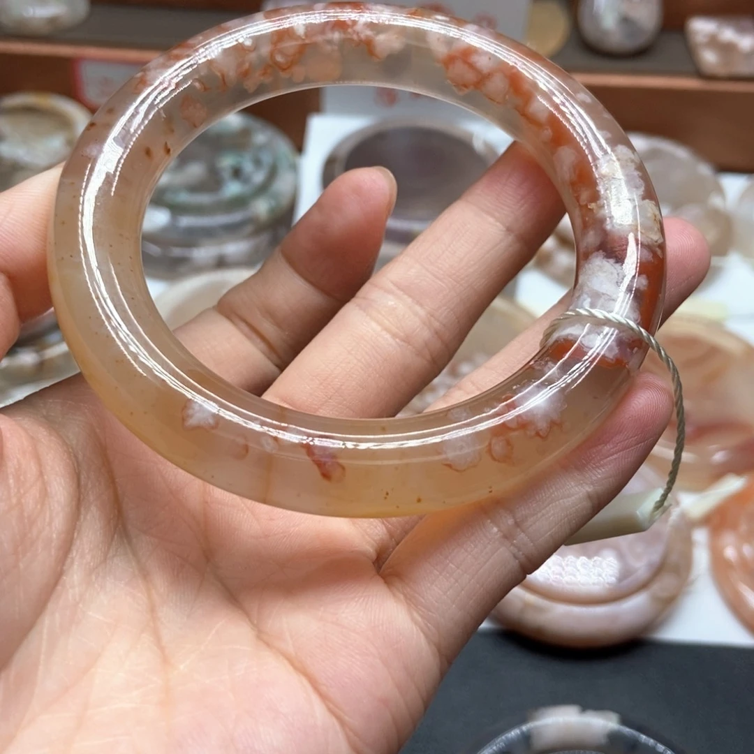 玛瑙/玉髓手镯未镶嵌丽****?