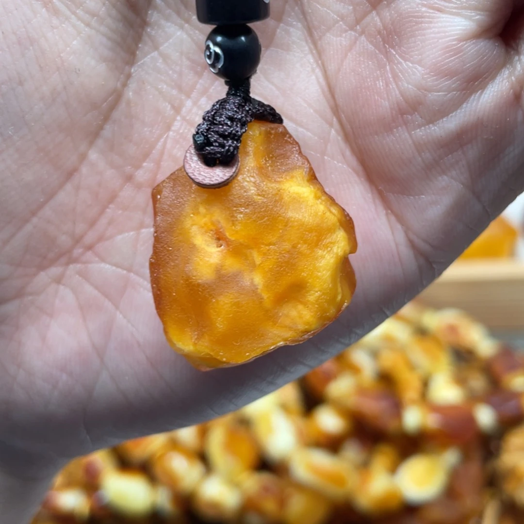 琥珀珠宝奇石未镶嵌