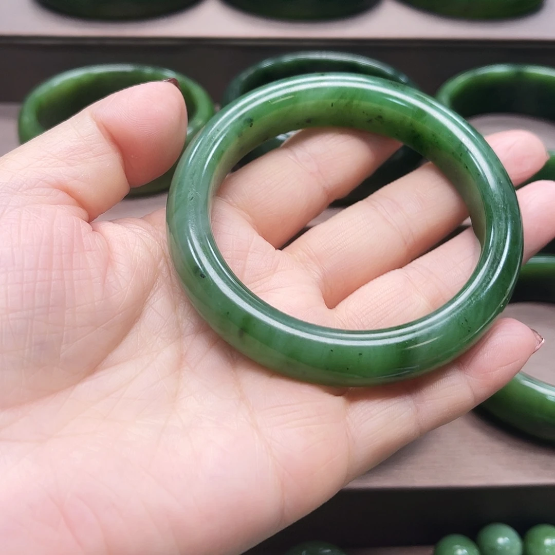 和田玉（碧玉）未镶嵌手镯
