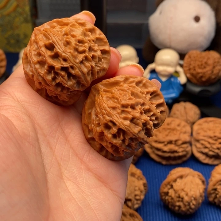 文玩核桃吊坠43尺桃心宫灯