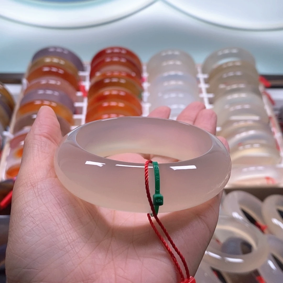 幸***妈手镯玛瑙/玉髓未镶嵌天然纹雾