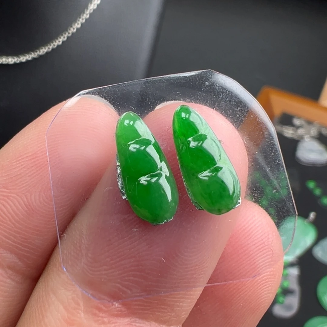 翡翠未镶嵌颈饰豆子12.2