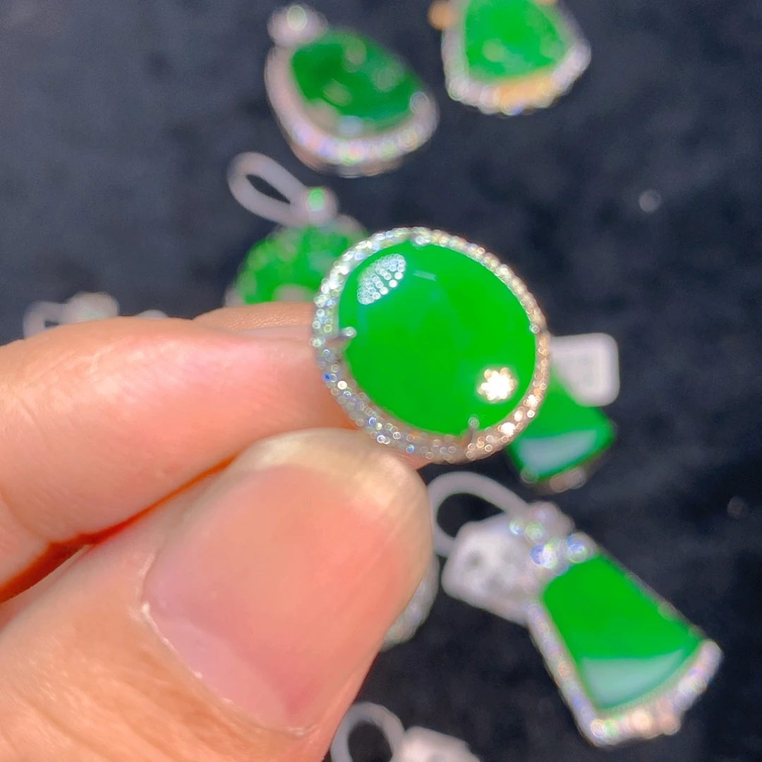 颈饰银S925镶嵌翡翠