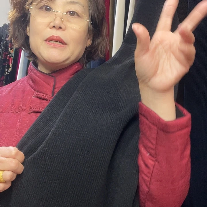 黑中条1.1米面料面料条绒