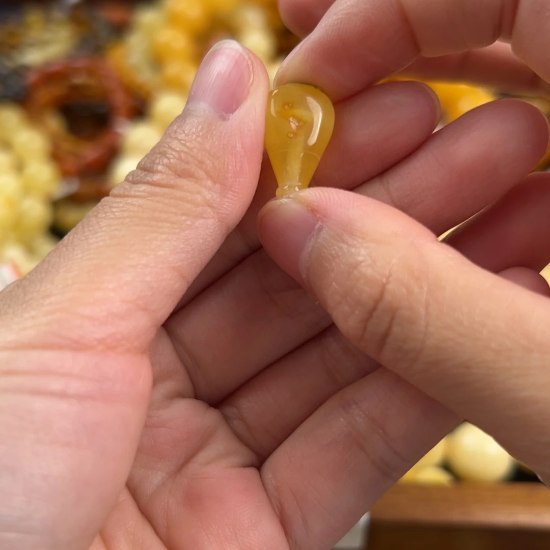 未镶嵌琥珀珠宝奇石