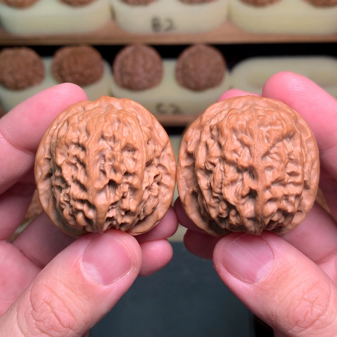 文玩核桃吊坠41.5太行雪狮全品