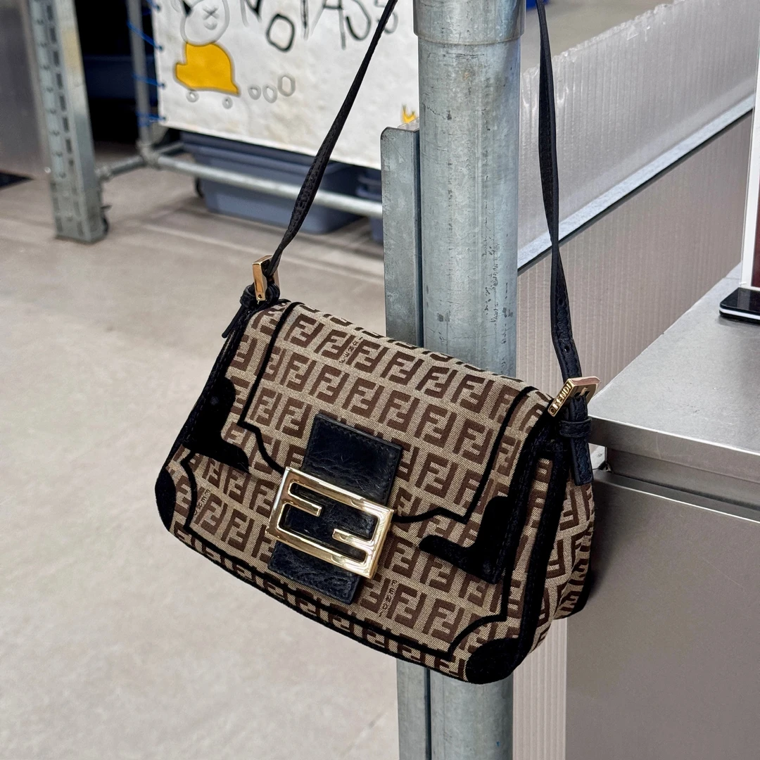 95新 FENDI/芬迪 觅时/小老花丝绒金扣小胖丁/118796