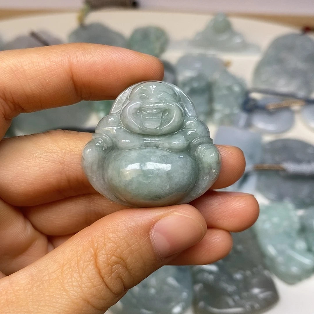 翡翠未镶嵌颈饰佛公