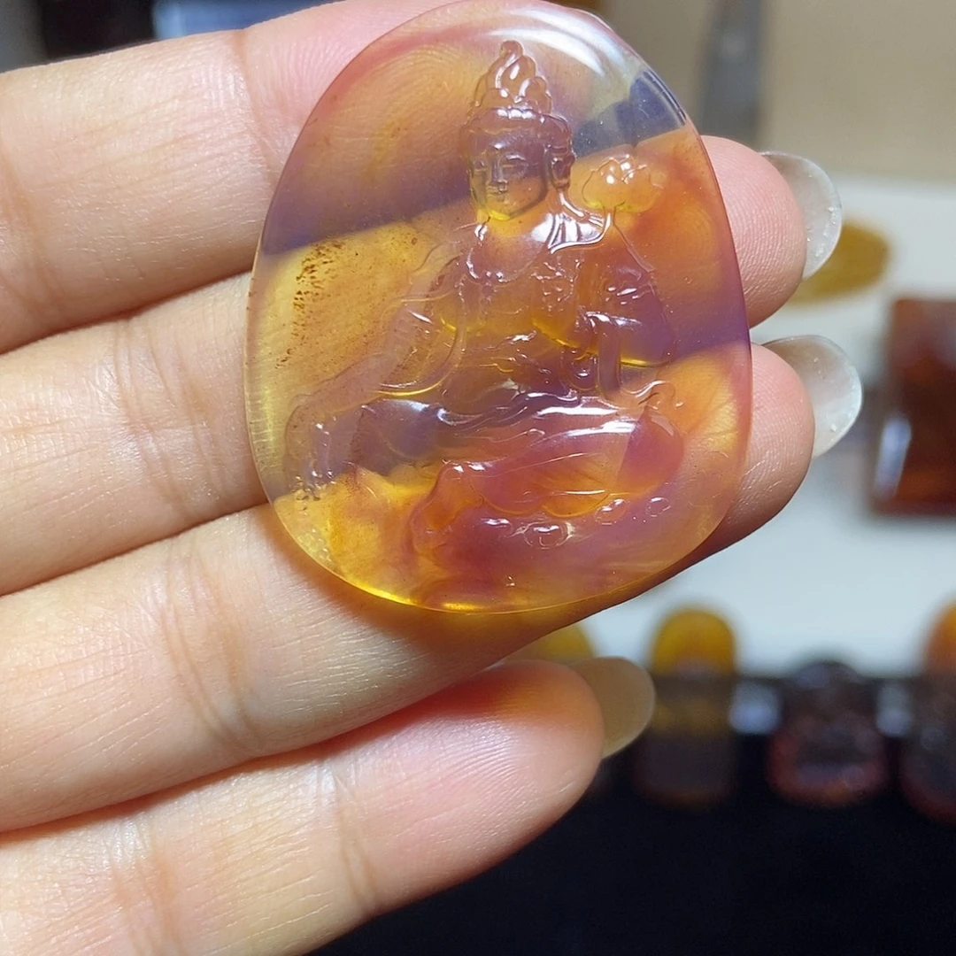 未镶嵌颈饰琥珀缅甸天然琥珀吊坠