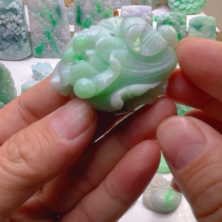 翡翠未镶嵌颈饰翡翠
