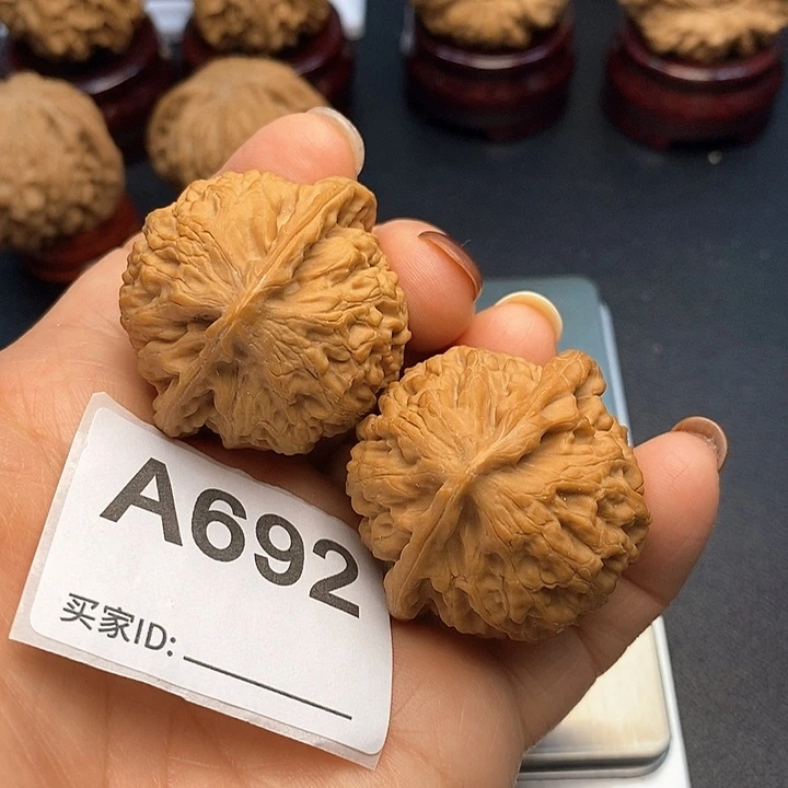 吊坠文玩核桃金牛3.8