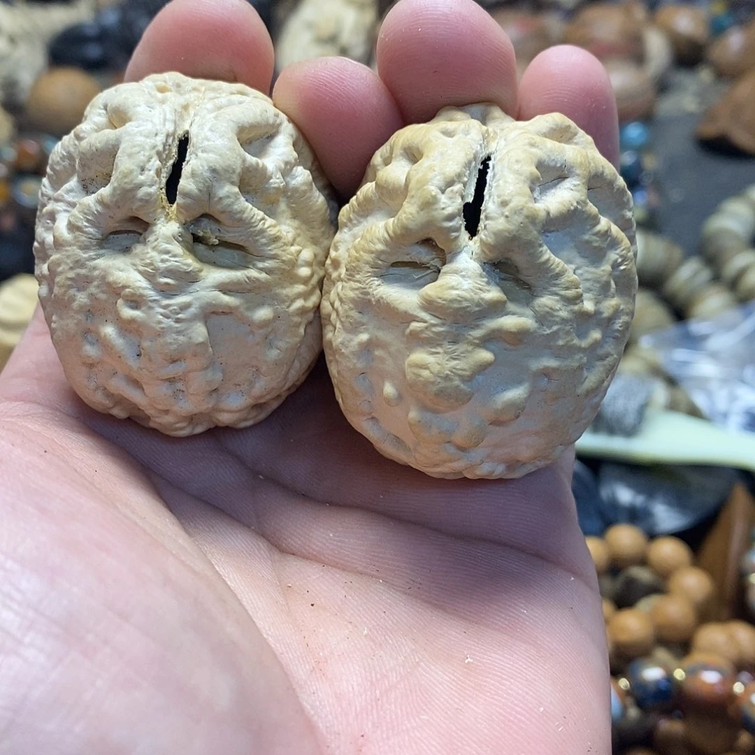 吊坠橄榄核乾坤鬼脸