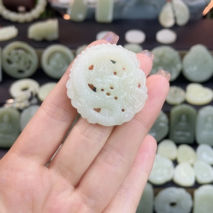 和田玉未镶嵌颈饰