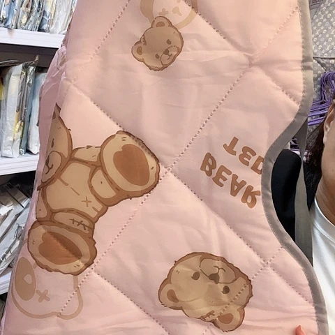 中厚舒适微瑕粉色