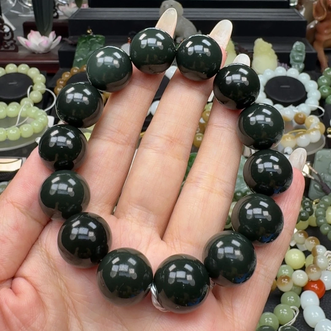 余***你未镶嵌手链和田玉