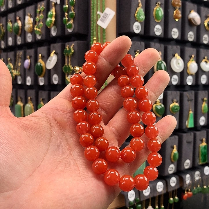 南红玛瑙颈饰未镶嵌