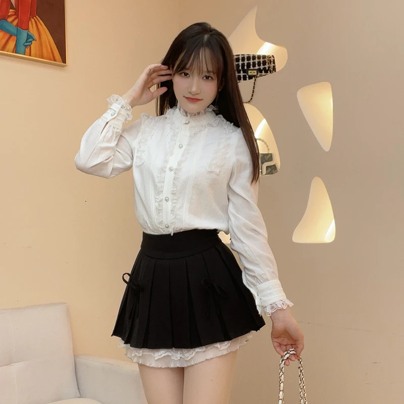 法式甜美木耳边长袖衬衫女2025春季新款蕾丝减龄单排扣短款上衣