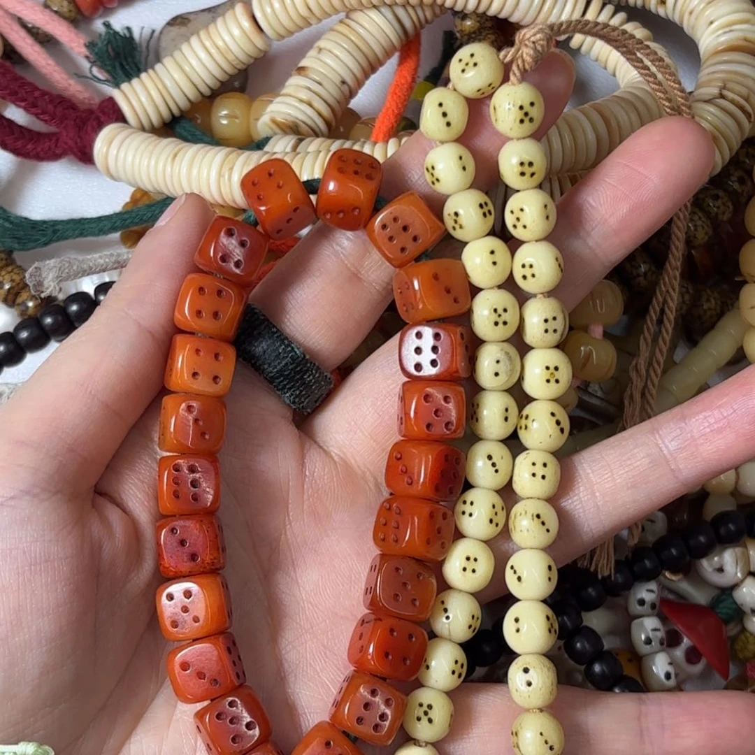 只买单纯的吊坠，没带链子，属的性质。无再****.