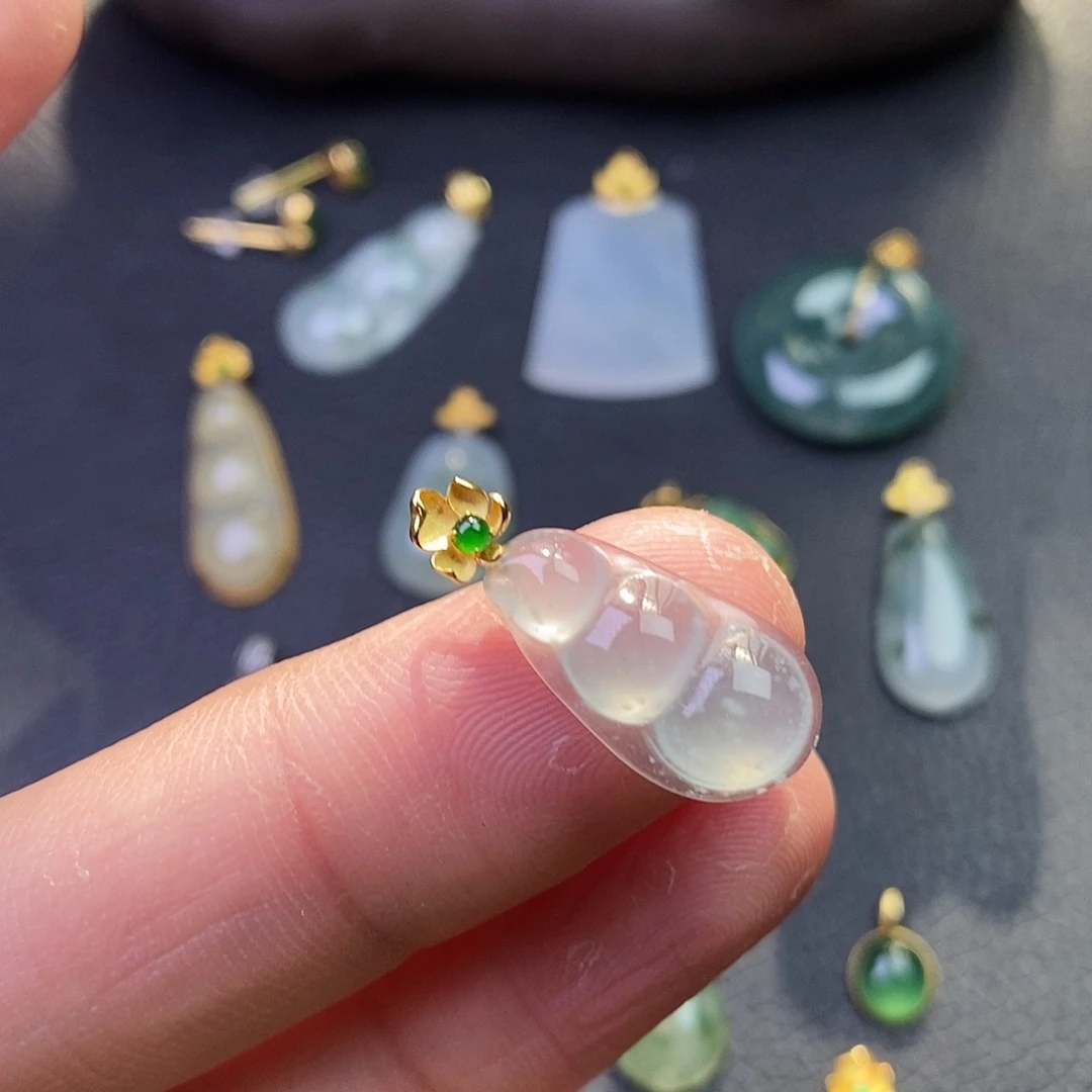 吊坠(不含链)18K金镶嵌翡翠